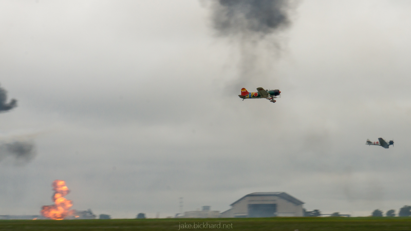 Illustration for article titled Airshow flying pics